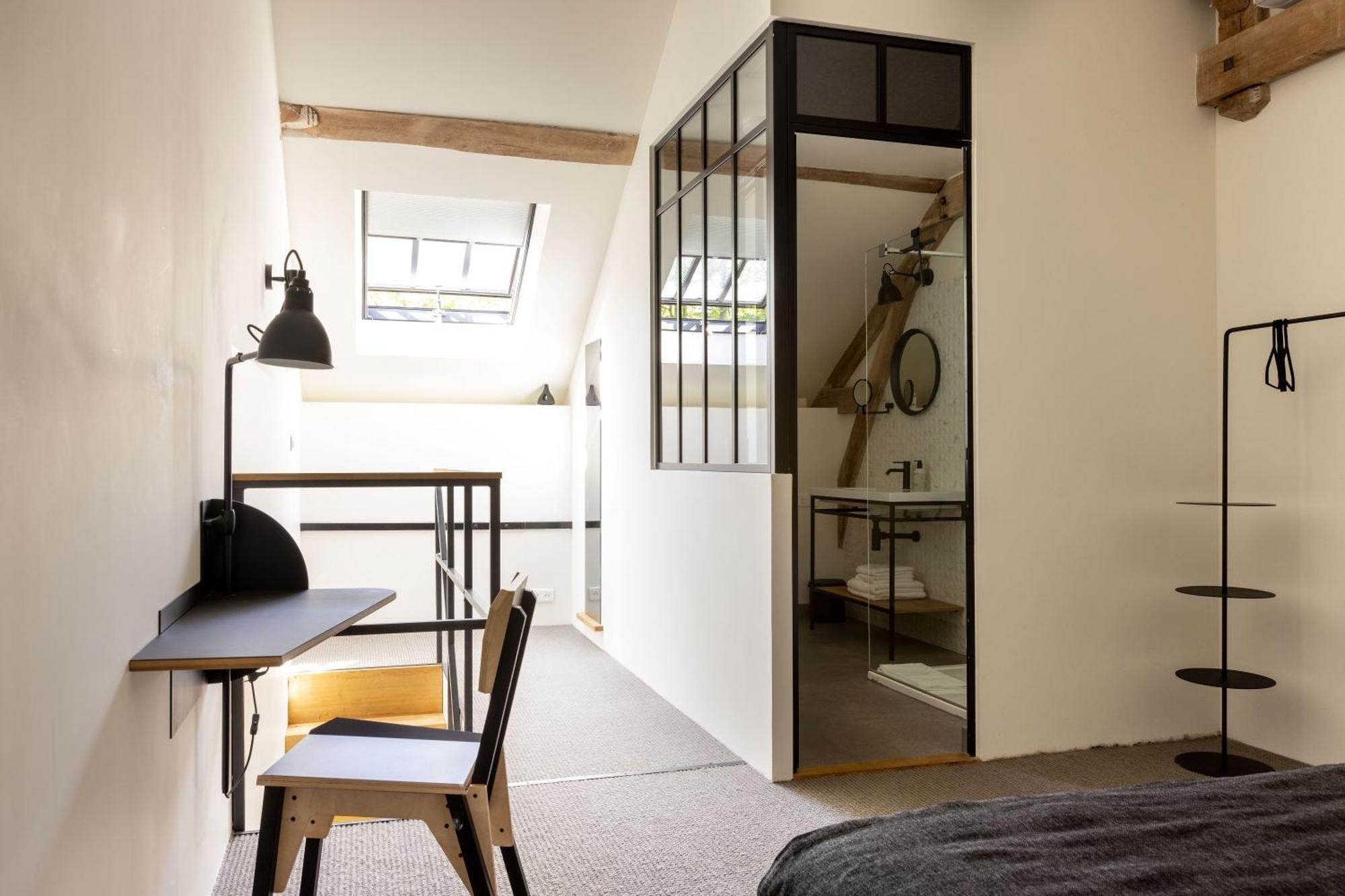 Chateau De La Resle - Design Hotels Montigny-la-Resle Quarto foto