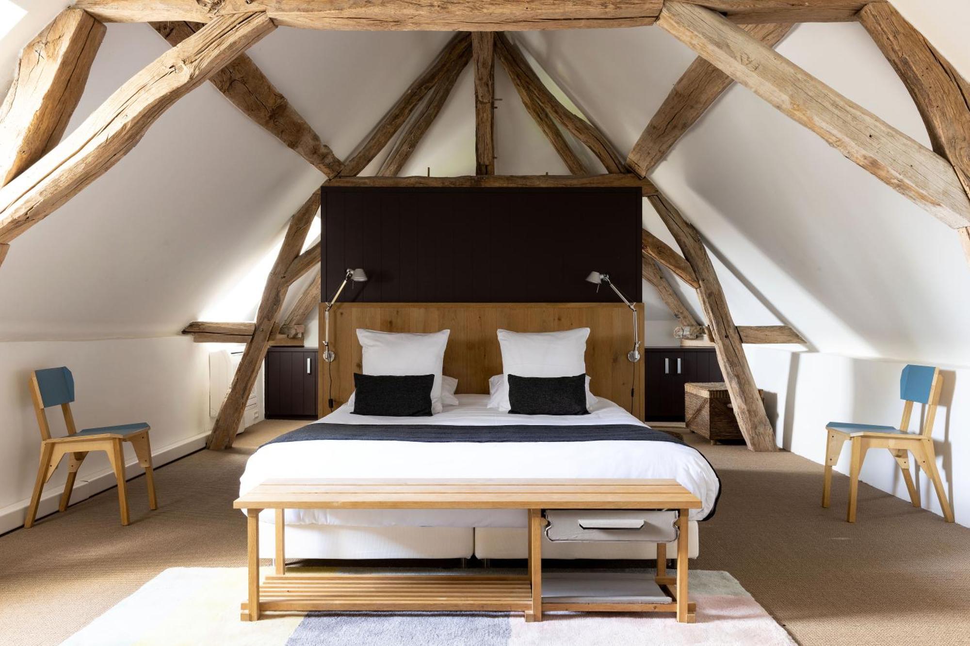 Chateau De La Resle - Design Hotels Montigny-la-Resle Quarto foto