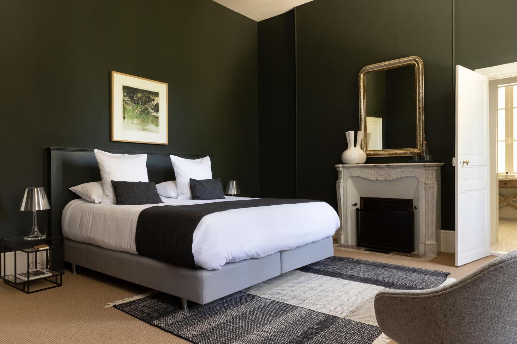 Chateau De La Resle - Design Hotels Montigny-la-Resle Quarto foto