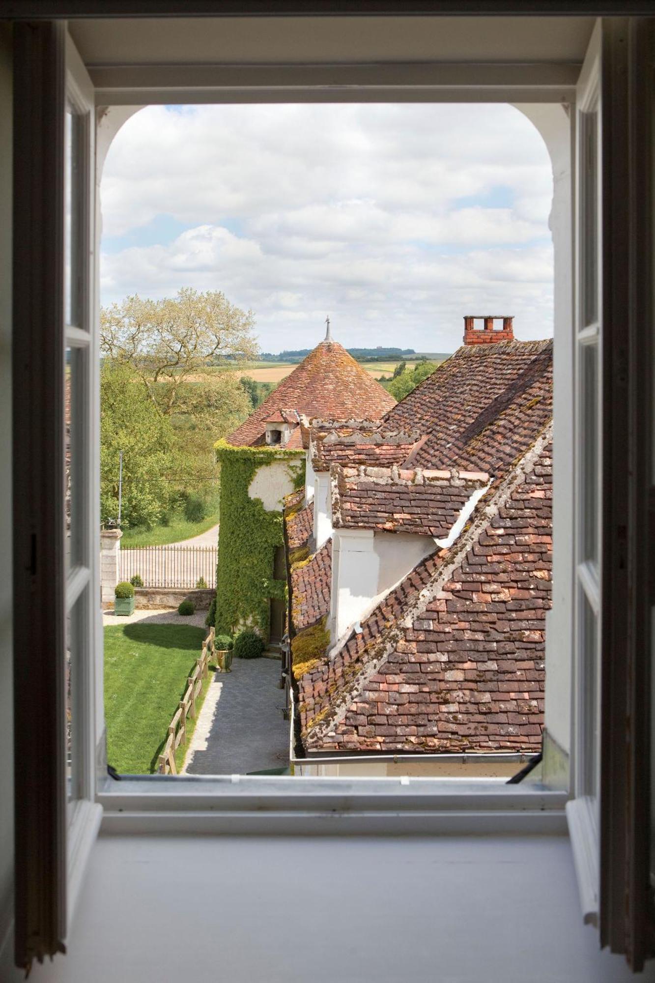 Chateau De La Resle - Design Hotels Montigny-la-Resle Quarto foto
