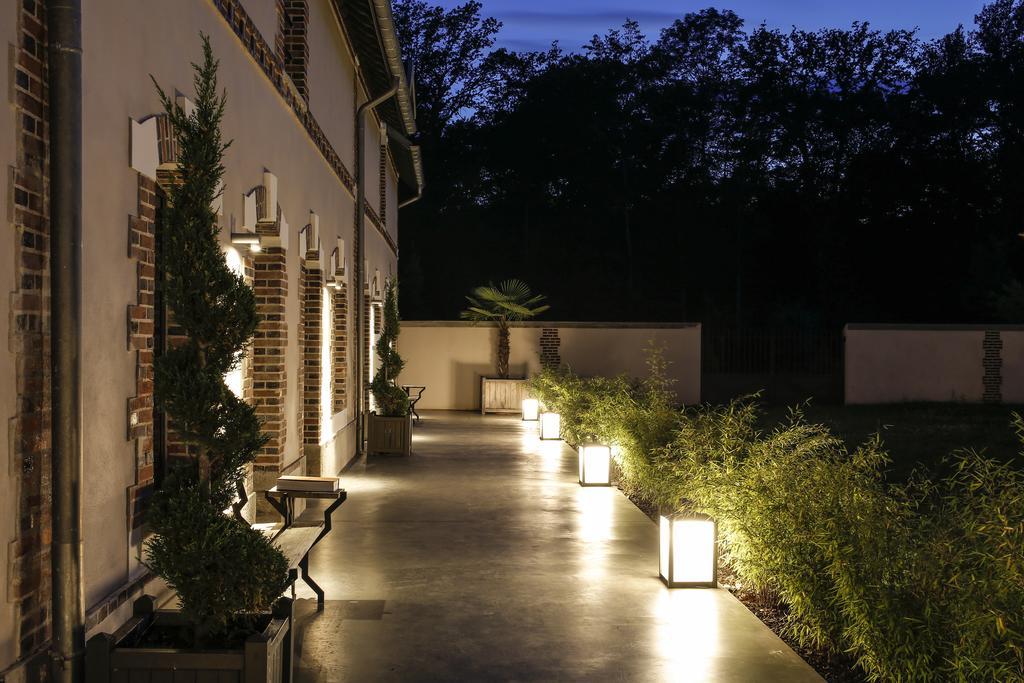 Chateau De La Resle - Design Hotels Montigny-la-Resle Exterior foto