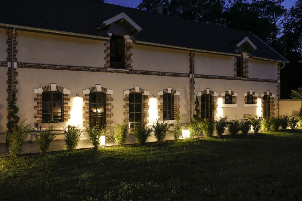 Chateau De La Resle - Design Hotels Montigny-la-Resle Exterior foto